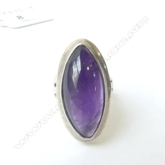 LRG SILVER & AMETHYST RING SIZE T
