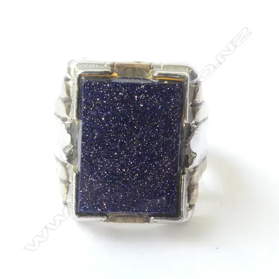 GENT'S SILVER RING (stone glued in) SIZE R