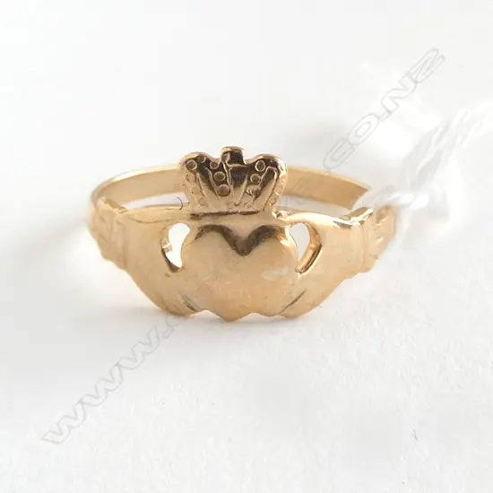 9ct GOLD CLADDAGH RING 1.46gms this traditional Irish ring represents love - loyalty and friendship SIZE L