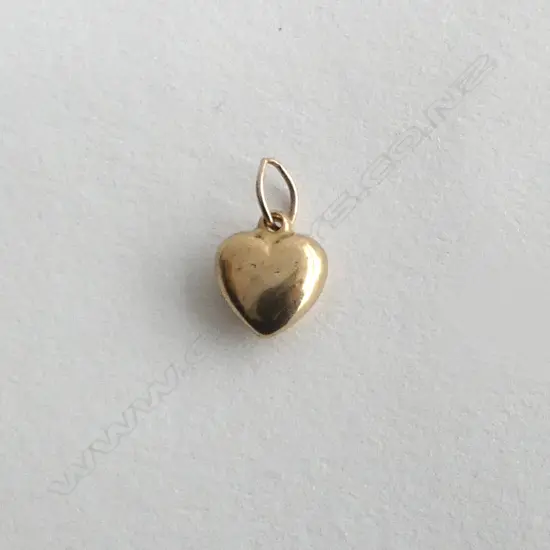9ct GOLD HEART CHARM