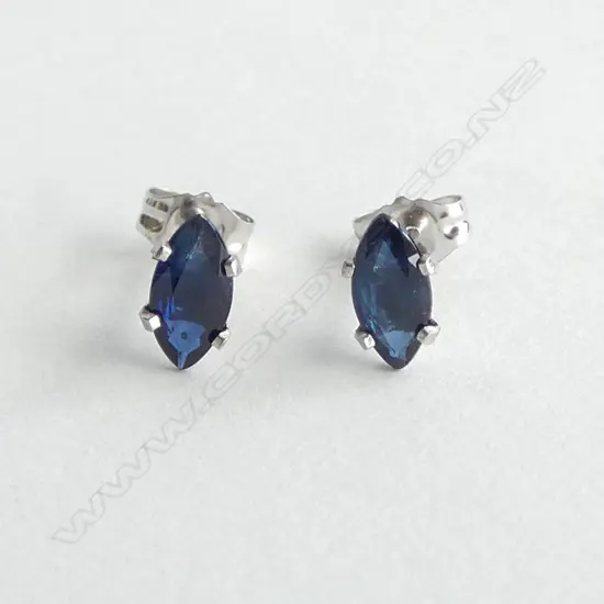 14CT WHITE GOLD AND SAPPHIRE STUD EARRINGS
