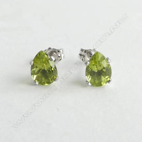 14CT WHITE GOLD AND PERIDOT STUD EARRINGSS