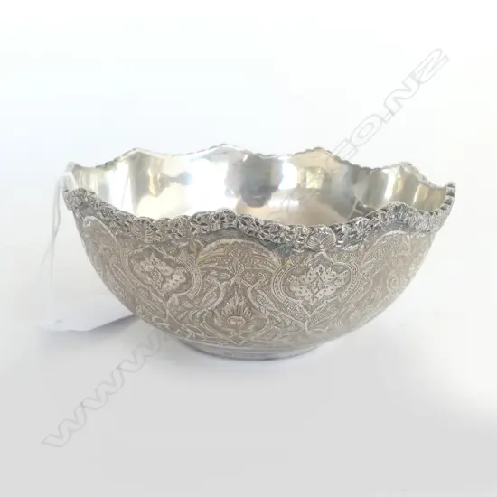 IRANIAN SILVER VINTAGE BOWL finely engraved Persian designs Dia.122mm. 180gms