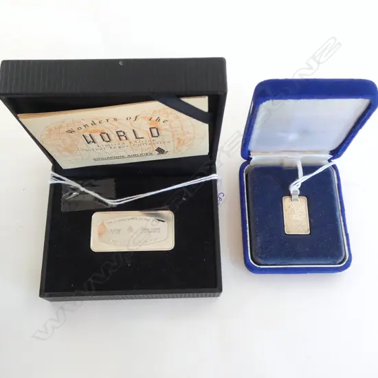 2 SILVER BOXED SILVER INGOTS 3.5gms & 'WONDERS OF THE WORLD' 25.5gms