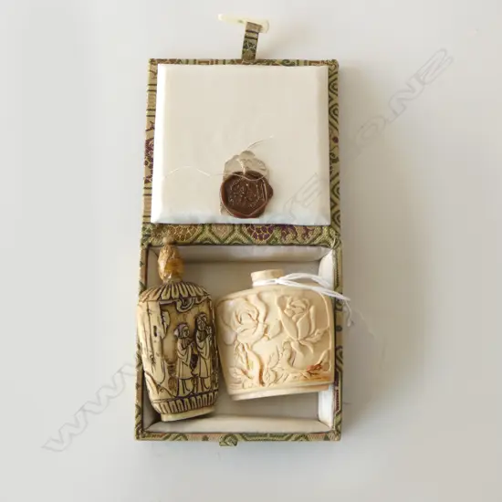 2 VINTAGE CARVED BONE ORIENTAL SNUFF BOXES