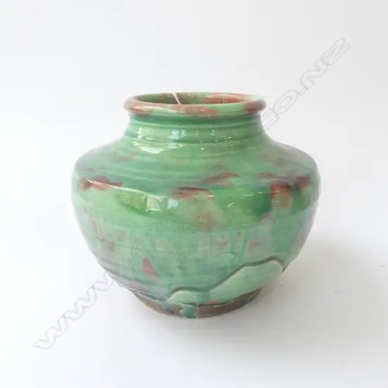 JAPANESE STUDIO POTTERY VASE w. GREEN GLAZE H.150mm