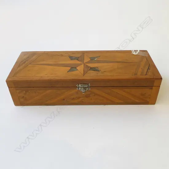 ANTIQUE NATIVE NZ TIMBERS BOX BURR TOTARA & PAUA INLAY ETC, L.280MM, W.110MM, H.60MM