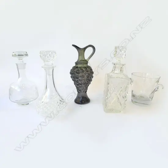 3 CRYSTAL DECANTERS H.285mm + ICE BUCKET & GRAPES JUG