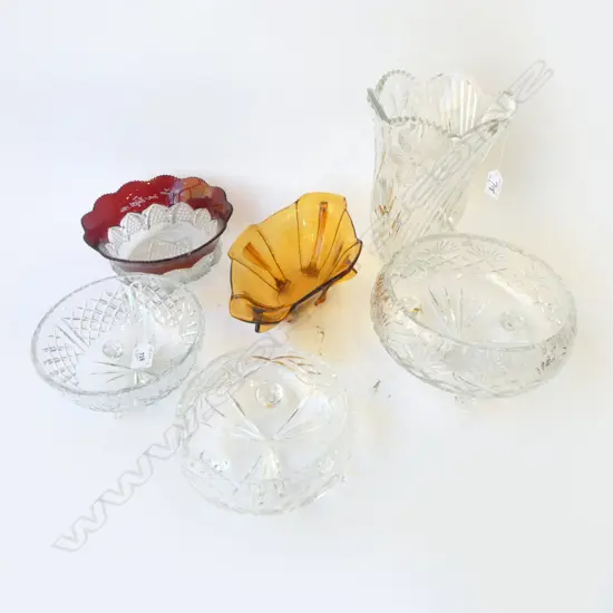 5 VINTAGE CRYSTAL & GLASS BOWLS & CRYSTAL VASE, H.250mm (chip to rim)