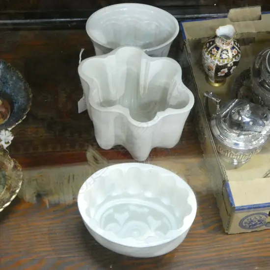 3 WHITE CERAMIC JELLY MOULDS W.200mm