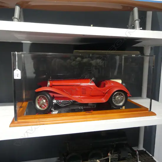 CMC MODEL ALFA ROMEO 8C 2600 MILLE MIGLIA RACING CAR, CASED 645x335x280mm + INFORMATION FOLDER