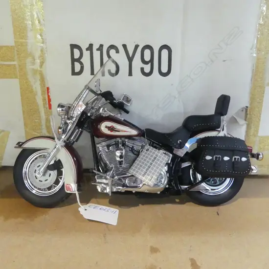 'PRESISION MODELS' FRANKLIN MINT MODEL OF A HARLEY DAVIDSON MOTORCYCLE WITH BOX