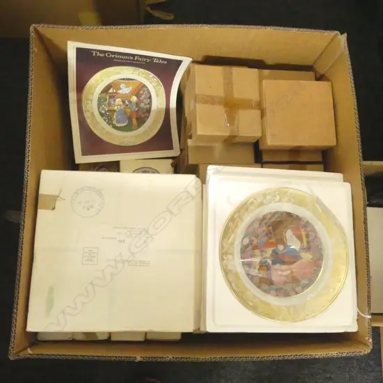 COLLECTION OF GRIMMS FAIRY TALES PLATES  & OTHER BOXED COLLECTORS DISHES ETC