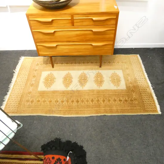 HAND KNOTTED WOOL PILE RUG