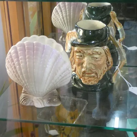 AQUILA ROBIN HOOD TOBY JUG + TITIAN #631 SHELL VASE H.130mm