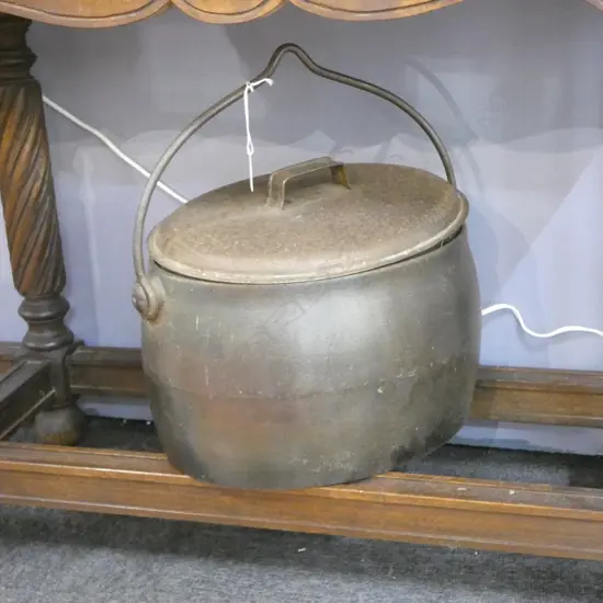 ANTIQUE 'JUDGE BRAND' 3 GALLON COOKING POT