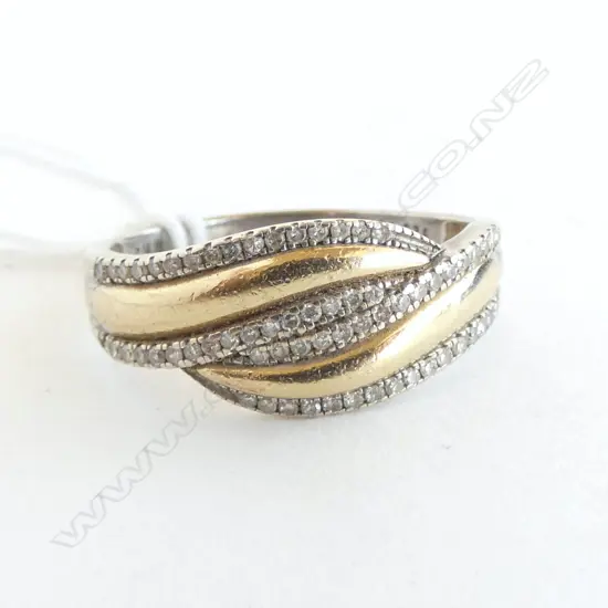 10ct GOLD & SILVER MULTI SMALL DIAMOND RING 4 dia. set entwined bands 3.3gms SIZE U1/2