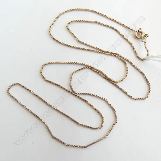 9ct GOLD FINE BOX LINK NECK CHAIN L.560mm 2.5gms