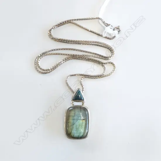 SILVER SET LABRADORITE PENDANT on SILVER CHAIN, L.620mm