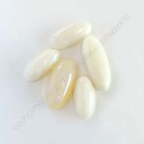 5 OPAL CABOCHONS, 10ct, NOT NEW