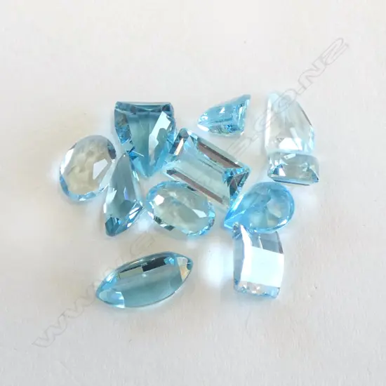 MIXED LOT BLUE TOPAZ CUT GEMSTONES, HEAT TREATED, 10ct