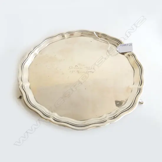 SILVER SALVER PIE CRUST RIM 1939 presentation engraved 3 pad feet Dia.265mm. 680gms