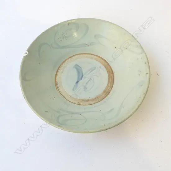 PROVINCIAL CHINESE 'KITCHEN MING' PLATE 235mm dia