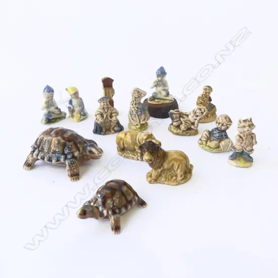 COLLECTION 14 WADE MINITURE KNOMES TURTLES  70MM ETC