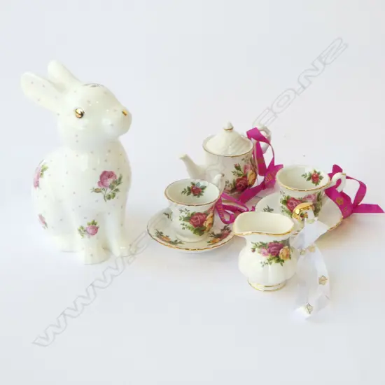2 R/A OCR MINITURE C/SS TEAPOT H70MM & JUG WITH R/A BUNNY H150MM