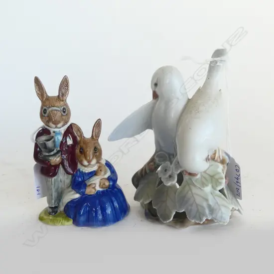 RD BUNNIKINS FIG FAMILY PHOTO H110MM & COPENHAGEN BIRD ORN H140MM