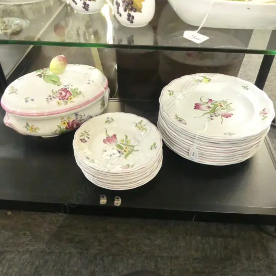 SPODE MALBOROUGH PAT LIDDED TURREEN L280MM & 9 SIDE PLATES DIA200MM