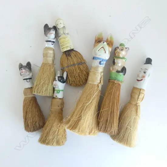 7 NOVELTY BRUSHES, 5 AS DOGS H.205mm