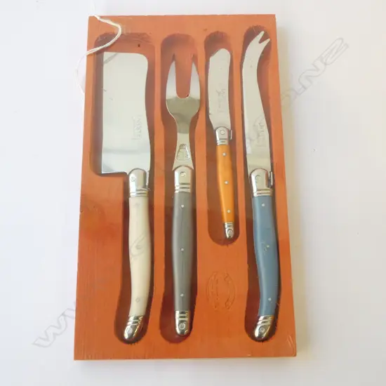LAUIOLE JEAN DUBOST BOXED CHEESE SET L230MM