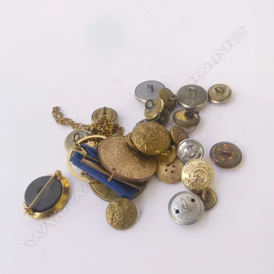 MILITARY BUTTONS ETC