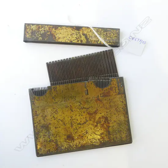 VICT. PAINT GRAIN COMBS SET FOR PAINT EFFECTS C.1850’S 13PCS IN CASE, L.135MM