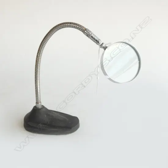 GOOSENECK MAGNIFYING GLASS 