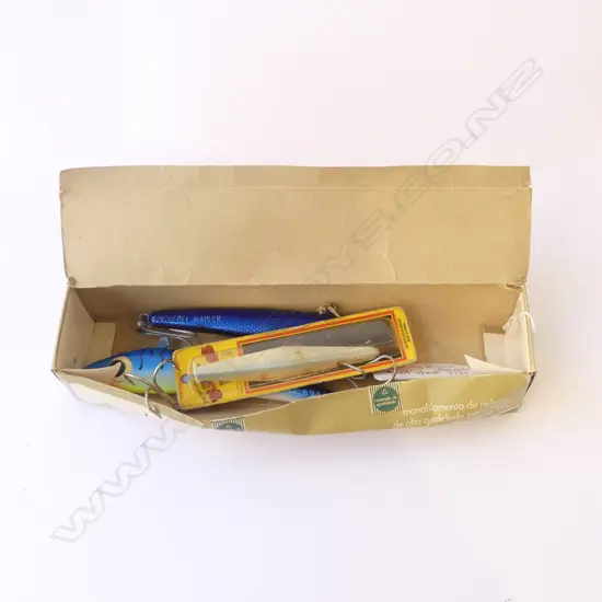 2 VINTAGE 'MACKEREL MAULER' LURES + BUZZ BOMB LURE 