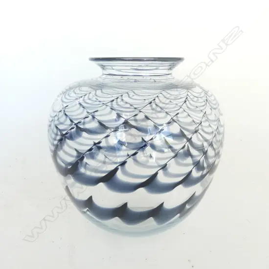 ART GLASS VASE H.230mm...