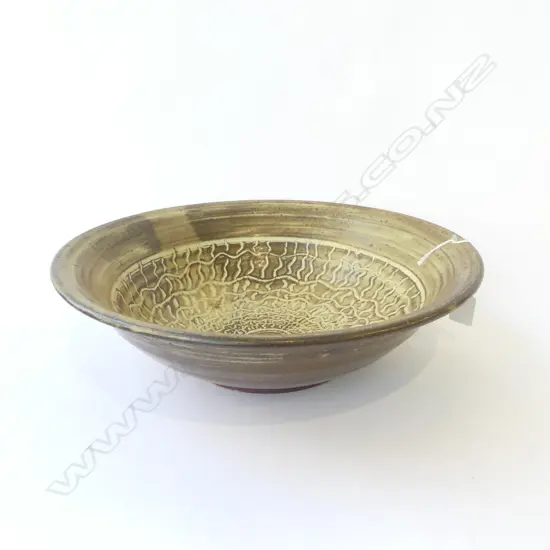 LARGE NZ STUDIO POTTERY BOWL DIA380MM