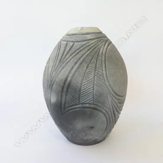 POTTER UNKNOWN MAORI INCISED DECORATED VASE. H.160mm CRAZING TO RIM