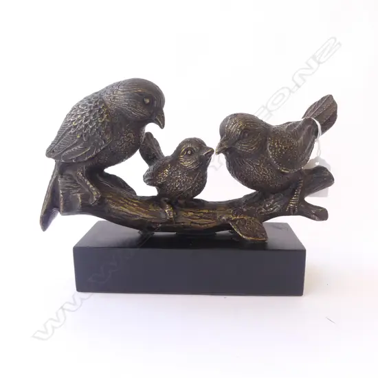 3 BIRDS ON A BRANCH, BRASS W.250mm
