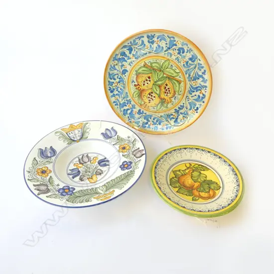3 CONT HAND PAINTED WALL PLATTERS DIA 320 LARGEST