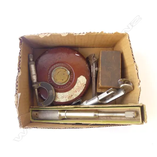 TRAY OF 6 VINTAGE TOOLS TAPE MEASURE ETC