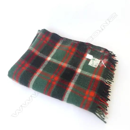 VINTAGE ‘ONEHUNGA’ NZ WOOL RUG TIKI LABEL GOOD CONDITION, L.1820X1460MM