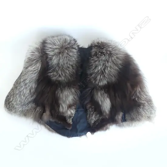 ANTIQUE FOX FUR CAPE