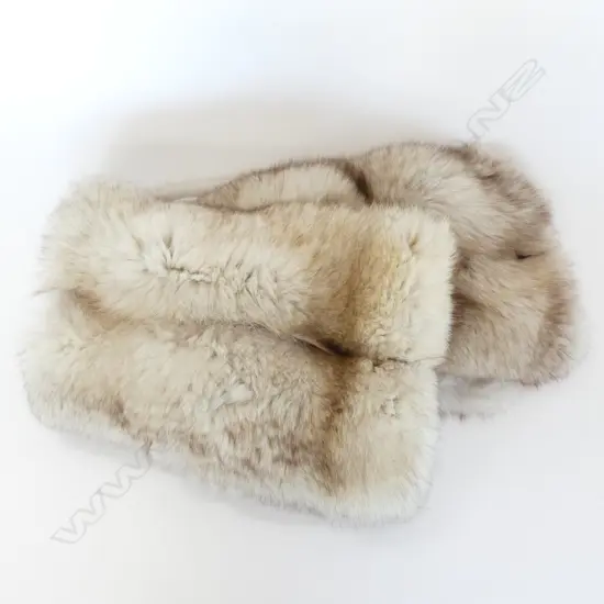 VINTAGE PALE FOX? FUR STOLE