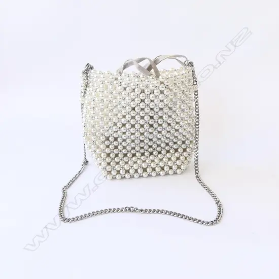 FAUX PEARL & BEADED CROSS BODY BAG LENGTH 220mm