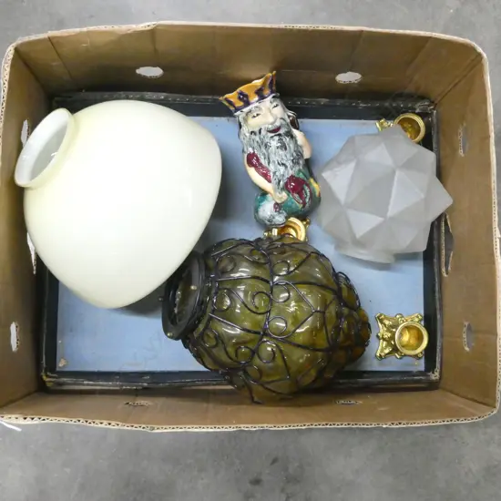 LIGHT FITTINGS, 3 BRASS CORINTHIAN COLUMN CAPITALS, ETC