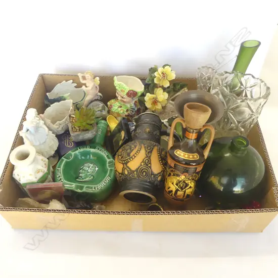 TRAY LOT  SMALL COLLECTABLES  CHINA GLASS ETC 