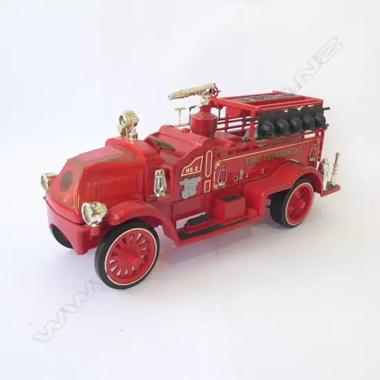 JIM BEAM FIRE ENGINE DECANTER L. 440mm